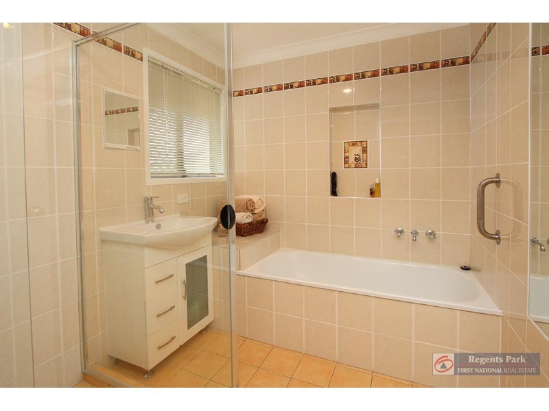 12 Virosa Ct, Regents Park QLD 4118