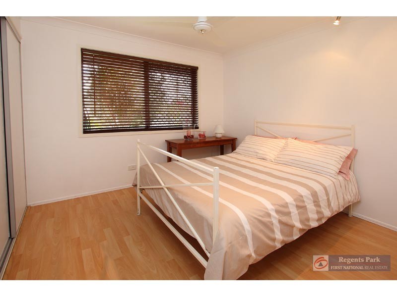 12 Virosa Ct, Regents Park QLD 4118