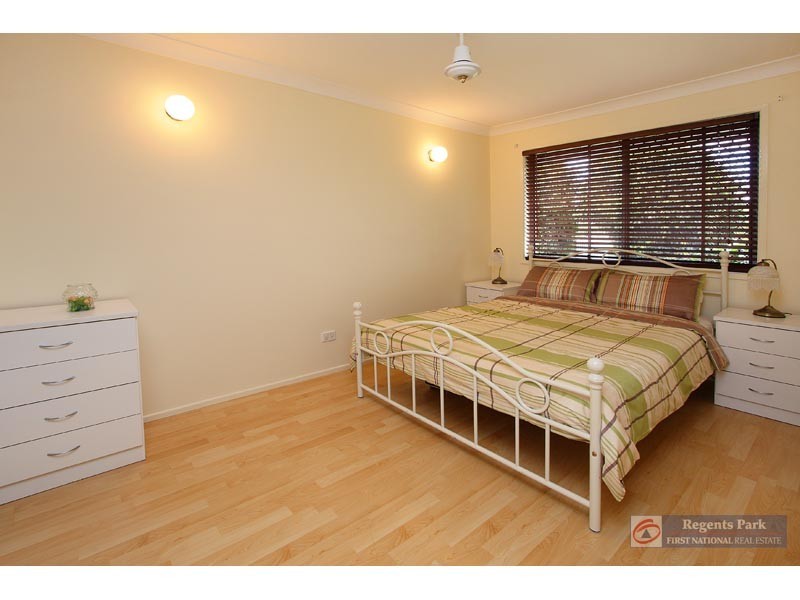 12 Virosa Ct, Regents Park QLD 4118