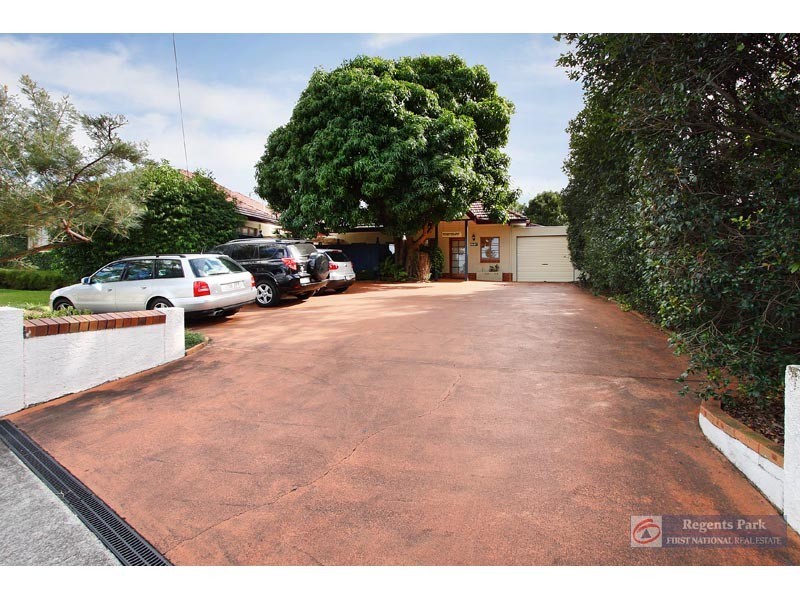 1024 Logan Road, Holland Park West QLD 4121