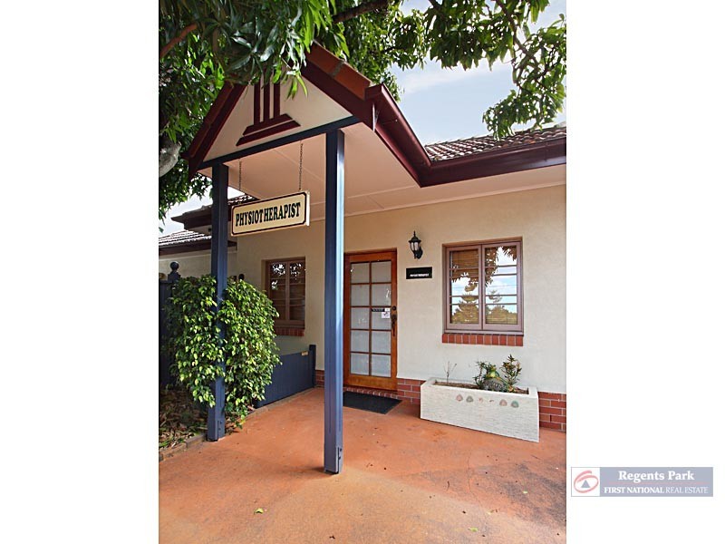 1024 Logan Road, Holland Park West QLD 4121