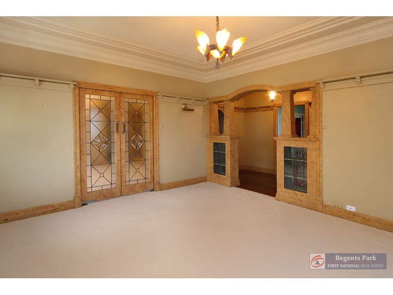 1024 Logan Road, Holland Park West QLD 4121