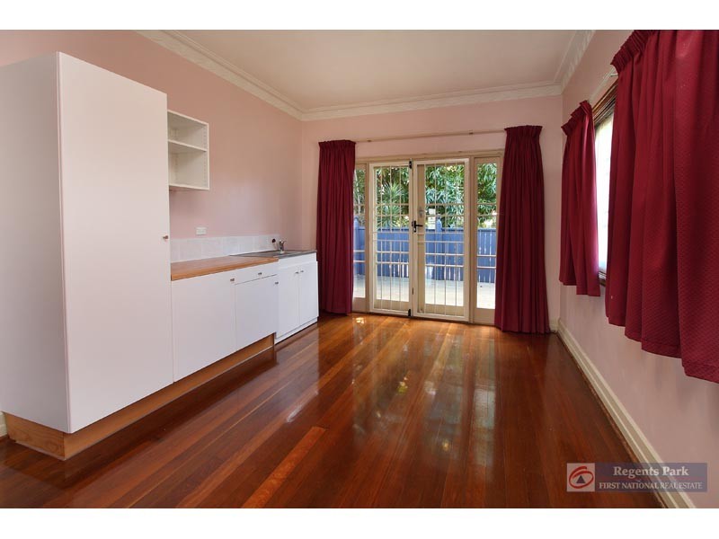 1024 Logan Road, Holland Park West QLD 4121