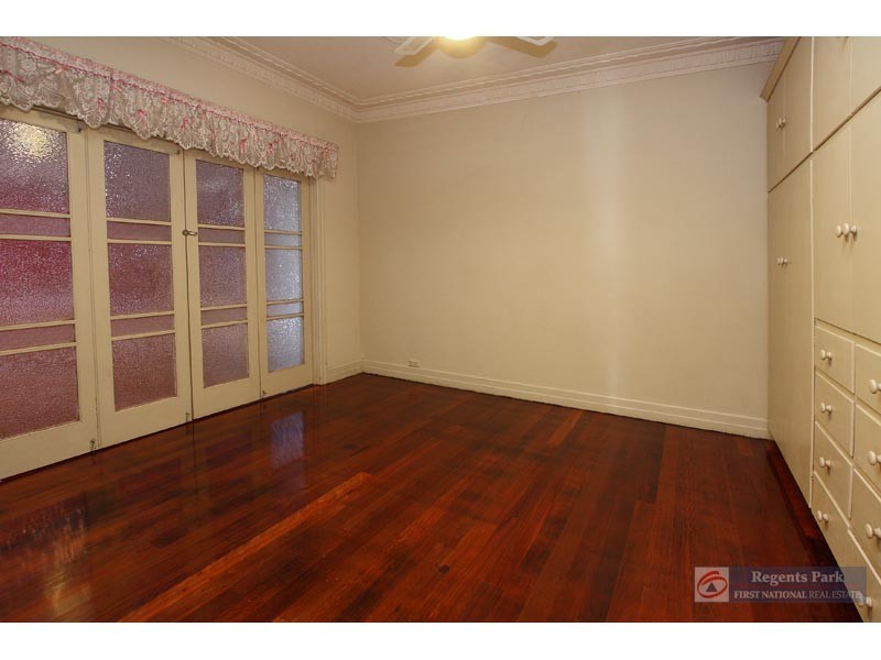 1024 Logan Road, Holland Park West QLD 4121