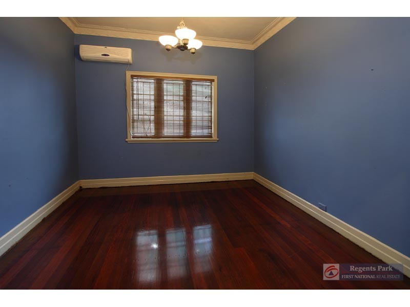 1024 Logan Road, Holland Park West QLD 4121