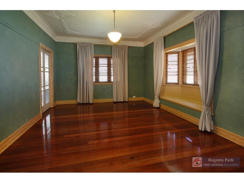 1024 Logan Road, Holland Park West QLD 4121