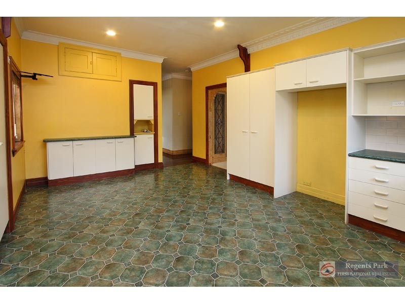 1024 Logan Road, Holland Park West QLD 4121