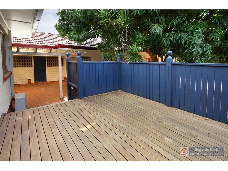 1024 Logan Road, Holland Park West QLD 4121