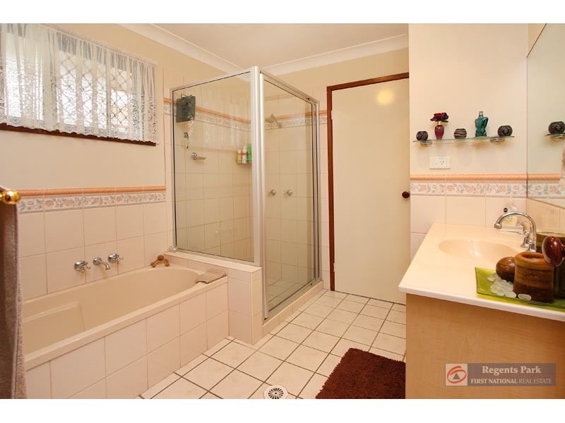 3 Colisa Crescent, Regents Park QLD 4118