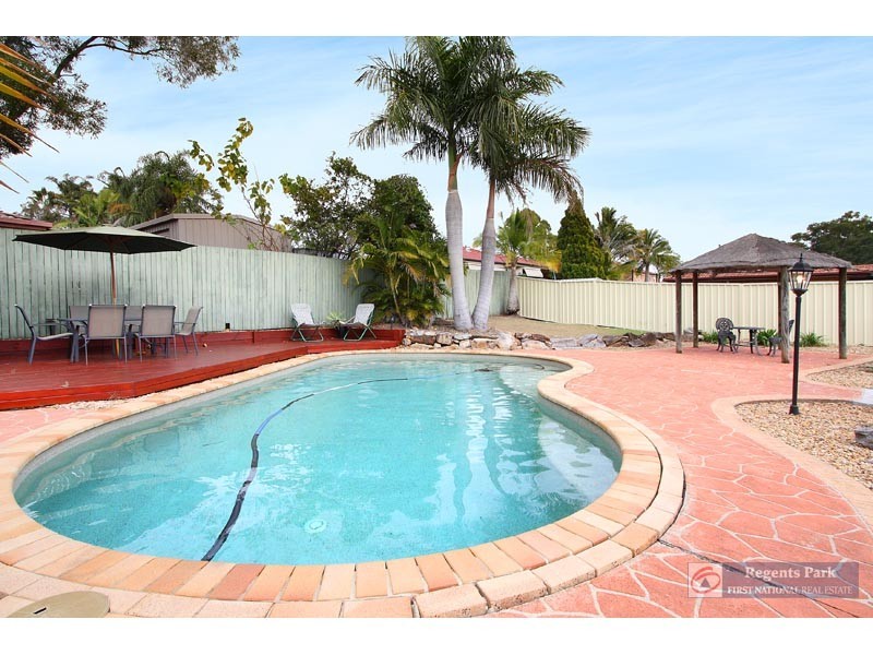 3 Colisa Crescent, Regents Park QLD 4118