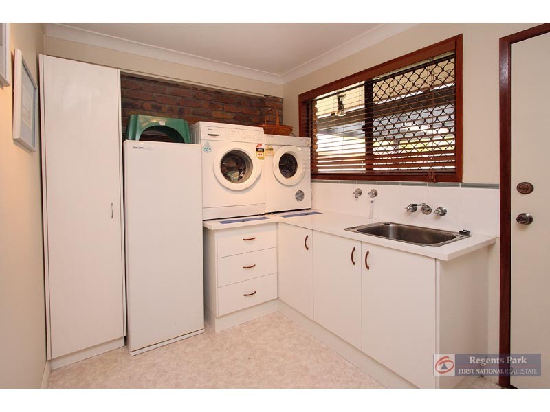 3 Colisa Crescent, Regents Park QLD 4118