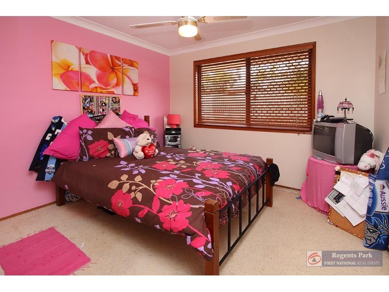 3 Colisa Crescent, Regents Park QLD 4118