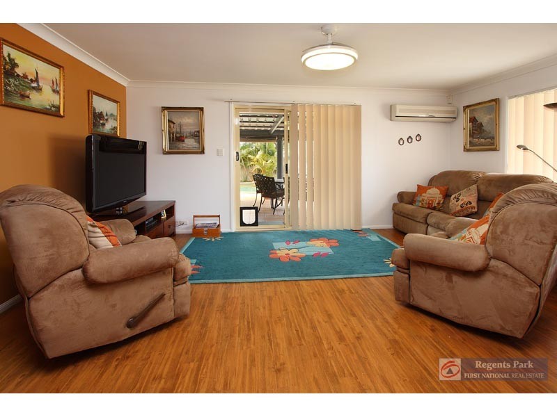 38 Cianthus Street, Regents Park QLD 4118