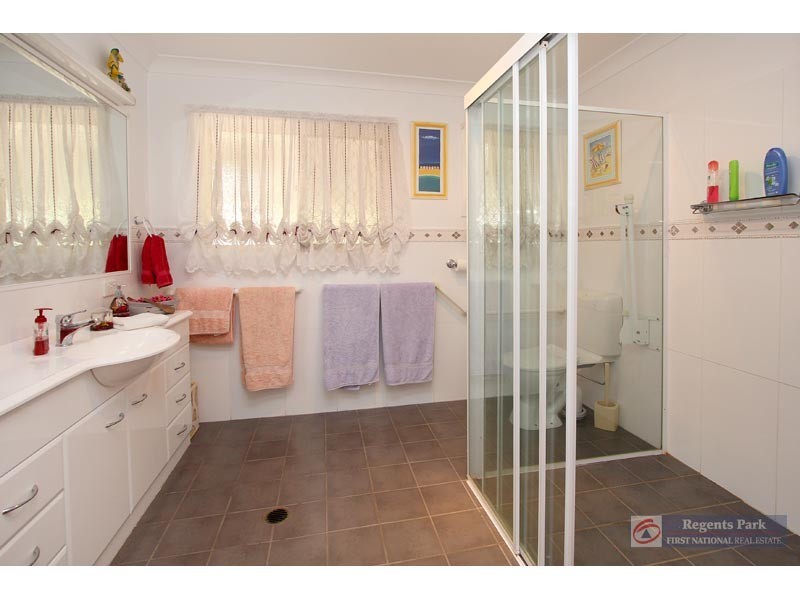 38 Cianthus Street, Regents Park QLD 4118