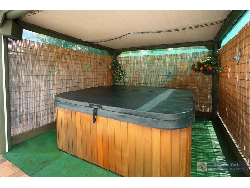 5 Michelle Court, Boronia Heights QLD 4124