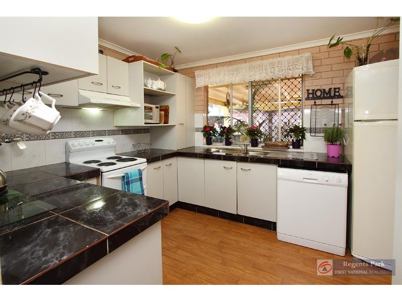 22 Estramina Road, Regents Park QLD 4118