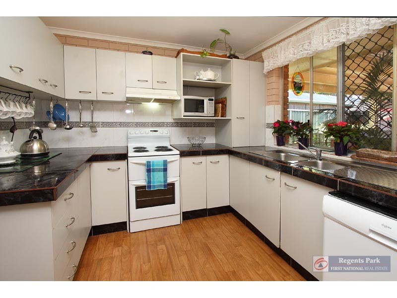 22 Estramina Road, Regents Park QLD 4118