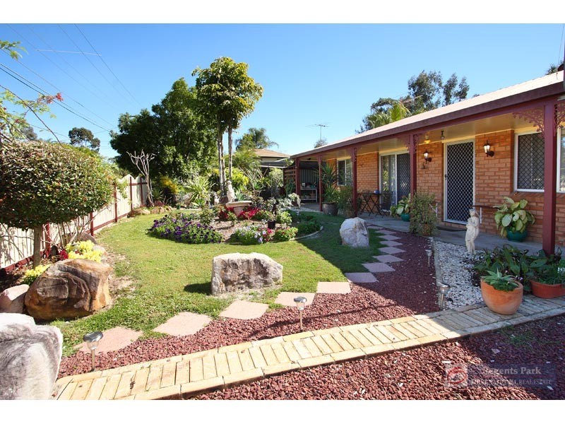 22 Estramina Road, Regents Park QLD 4118