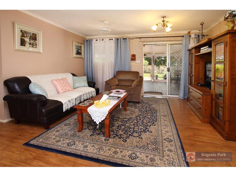 22 Estramina Road, Regents Park QLD 4118
