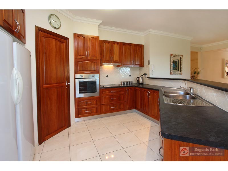 22 Cocas Street, Regents Park QLD 4118