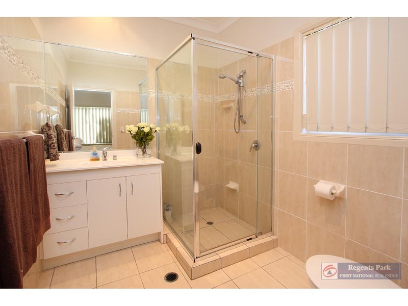 22 Cocas Street, Regents Park QLD 4118