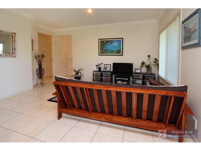 22 Cocas Street, Regents Park QLD 4118