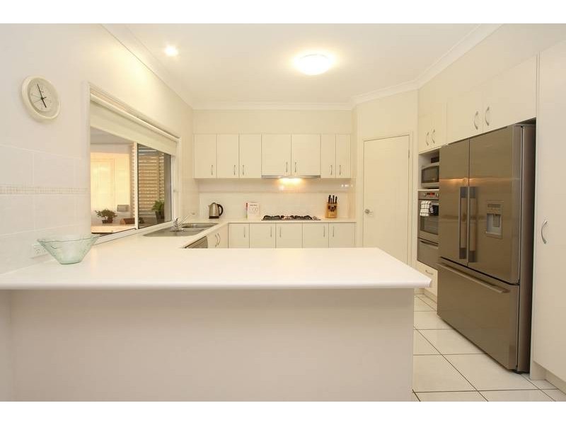 39 Hallow Crescent, Augustine Heights QLD 4300