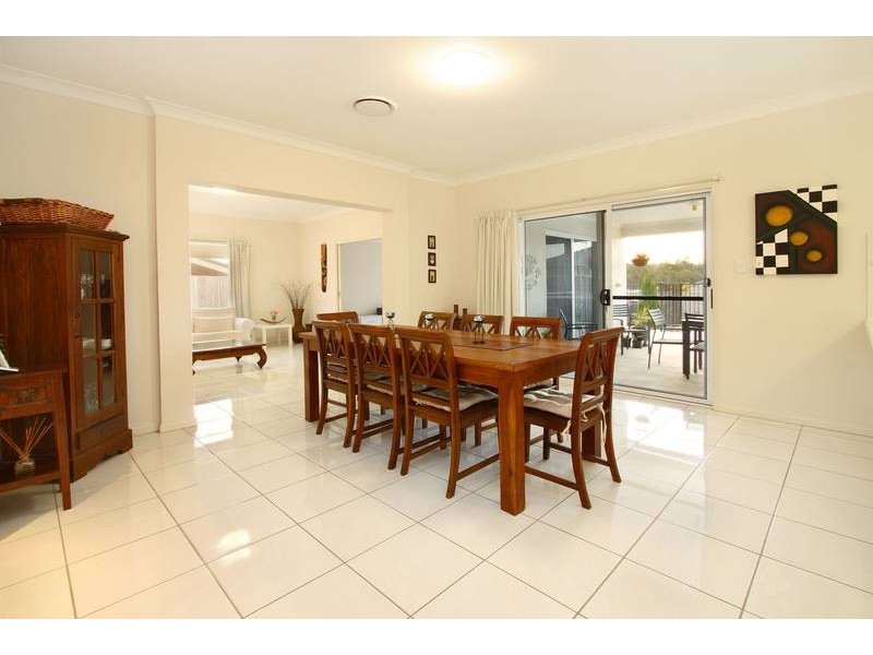 39 Hallow Crescent, Augustine Heights QLD 4300