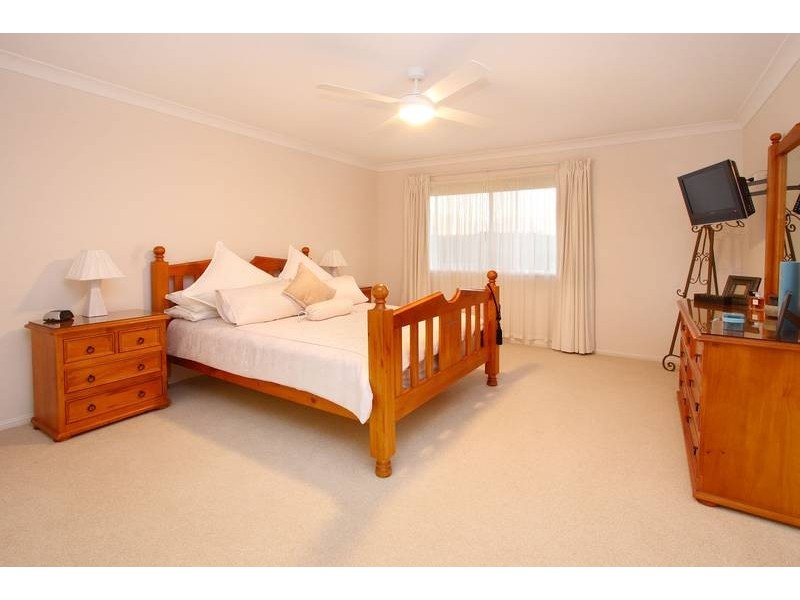 39 Hallow Crescent, Augustine Heights QLD 4300