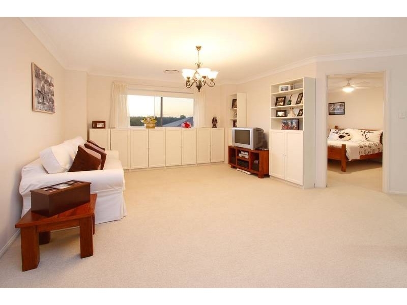 39 Hallow Crescent, Augustine Heights QLD 4300