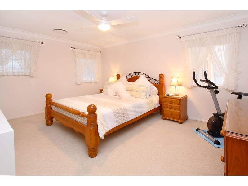 39 Hallow Crescent, Augustine Heights QLD 4300