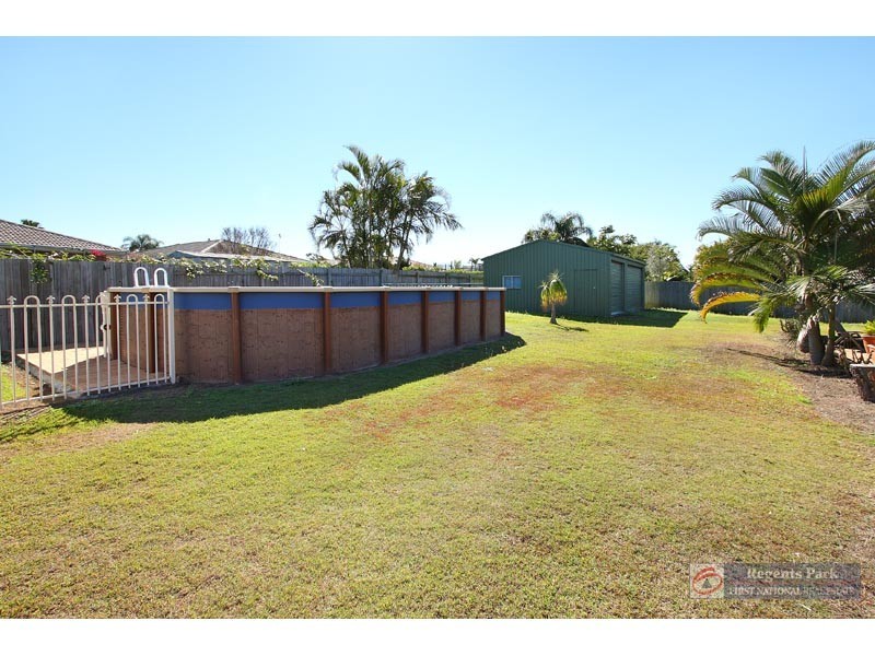 15 Beaufortia Ct, Regents Park QLD 4118