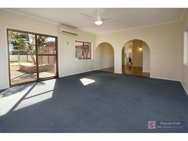 25 Bywater St, Hillcrest QLD 4118