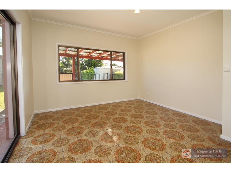 25 Bywater St, Hillcrest QLD 4118