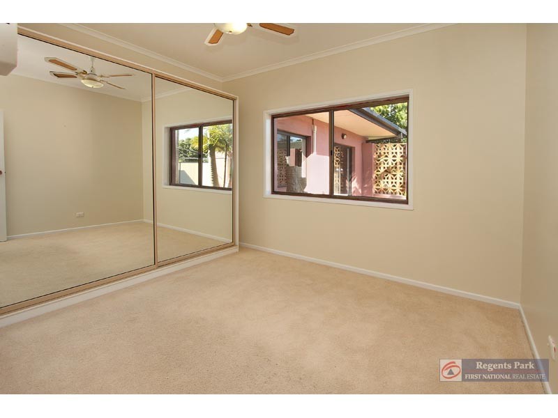 25 Bywater St, Hillcrest QLD 4118