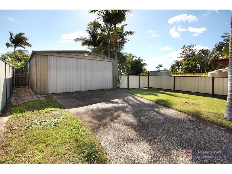 25 Bywater St, Hillcrest QLD 4118