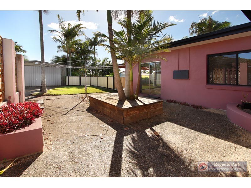 25 Bywater St, Hillcrest QLD 4118