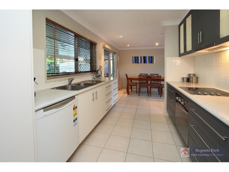 Regents Park QLD 4118
