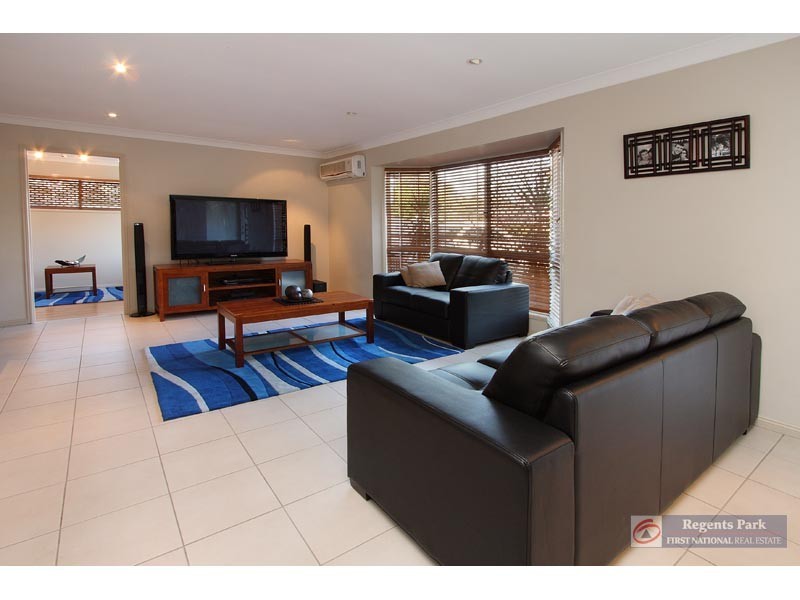 Regents Park QLD 4118