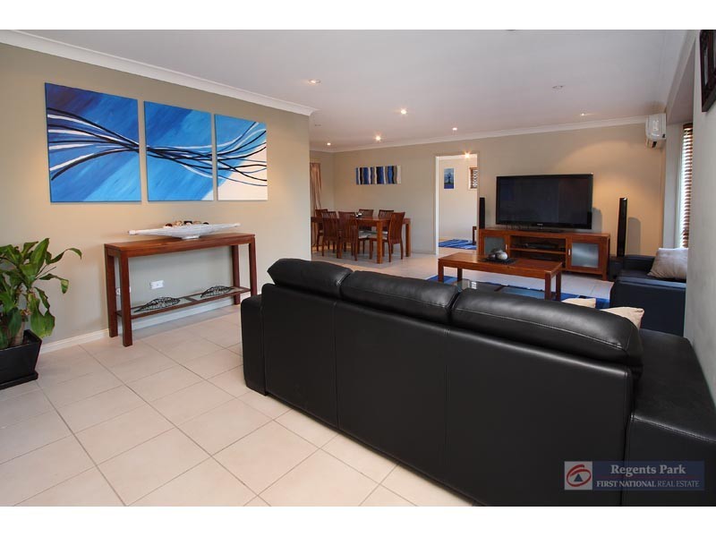 Regents Park QLD 4118