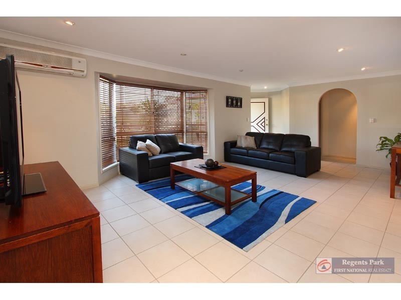 Regents Park QLD 4118