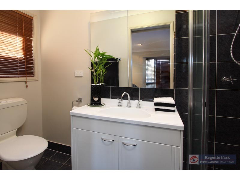 Regents Park QLD 4118