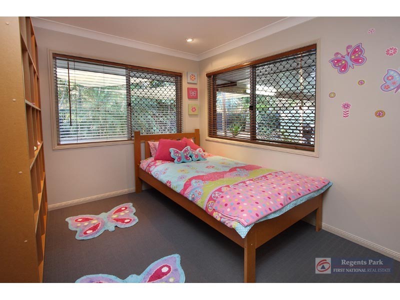 Regents Park QLD 4118