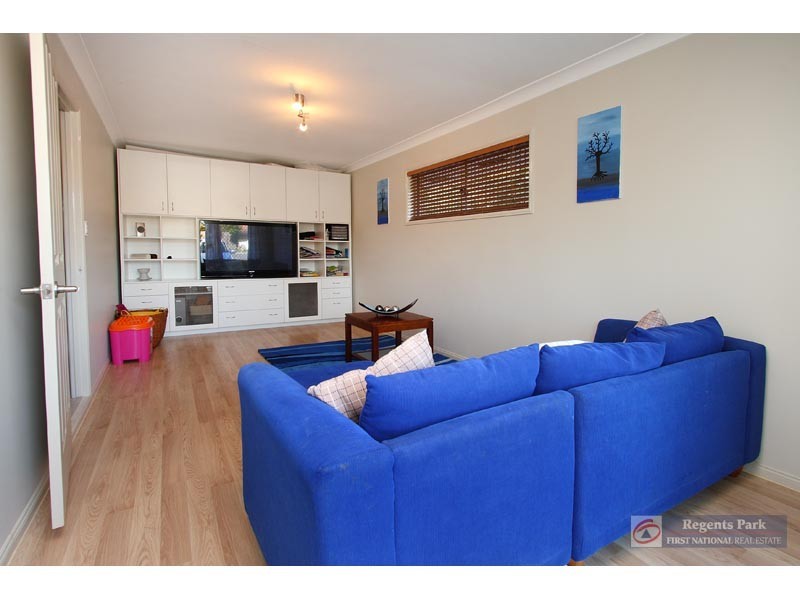 Regents Park QLD 4118