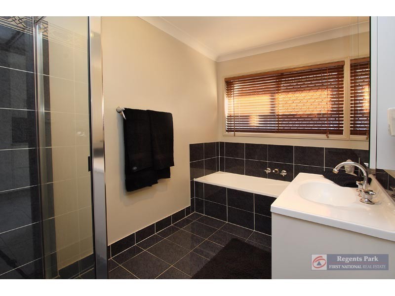 Regents Park QLD 4118