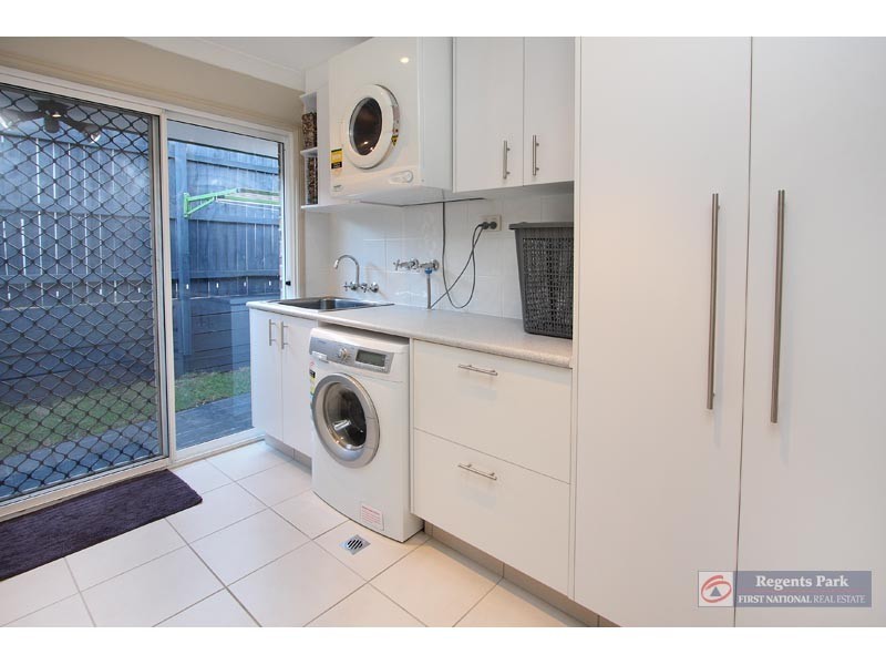 Regents Park QLD 4118