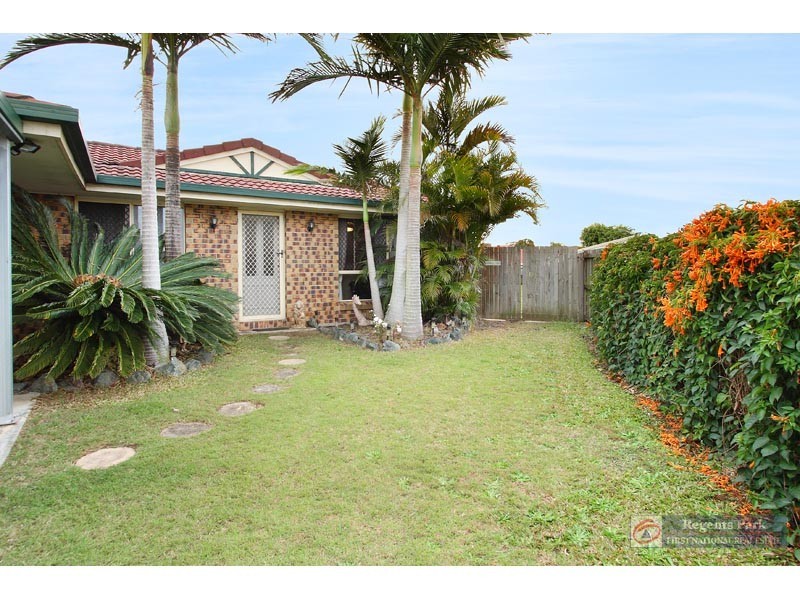 16 Thistle Street, Regents Park QLD 4118