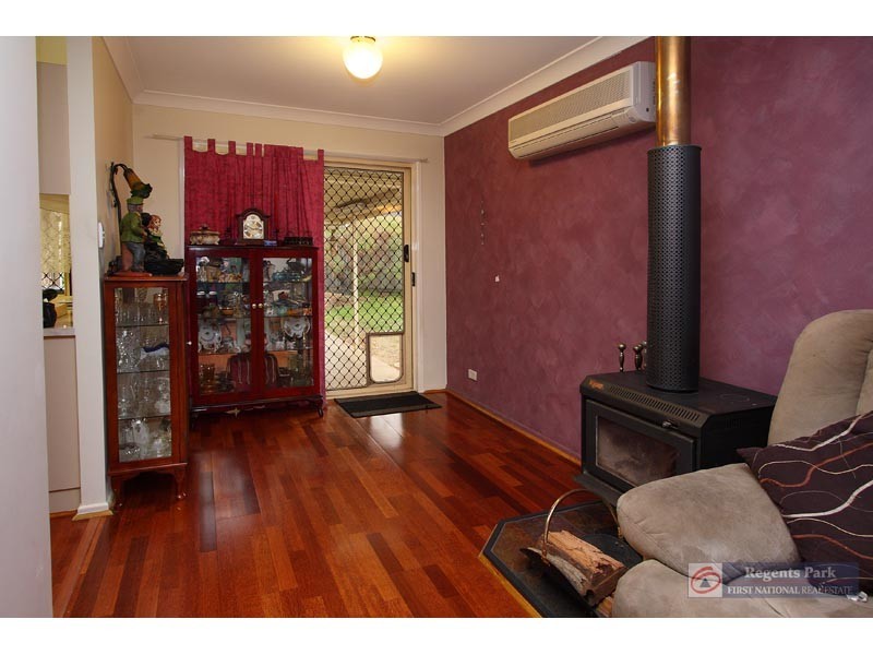 16 Thistle Street, Regents Park QLD 4118