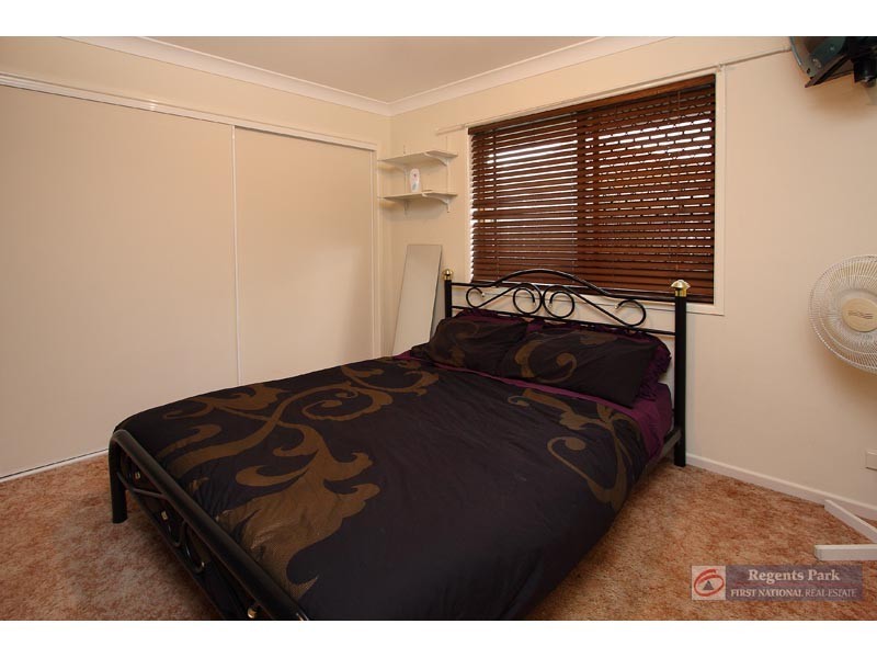 16 Thistle Street, Regents Park QLD 4118