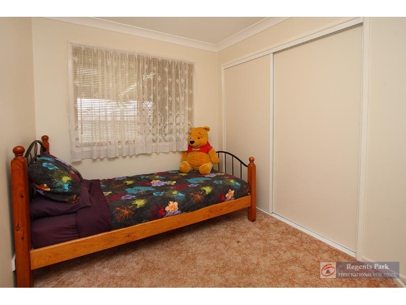 16 Thistle Street, Regents Park QLD 4118